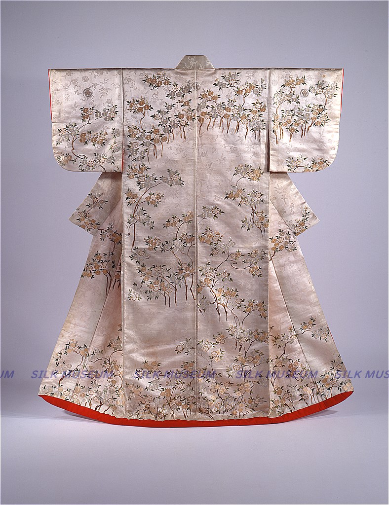 白緞子地千本桜模様刺繡